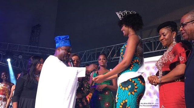 Canlı yayında korkunç olay! Afrika güzelinin saçları alev alev yandı - Resim: 2