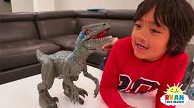 8 yaşında Youtube’un en çok kazananı! 22 milyon dolar geliri var - Resim: 4