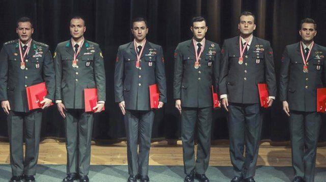 Söz'ün yürek yakan sahnesinde pes dedirten hata!  İzleyici yakaladı - Resim: 3