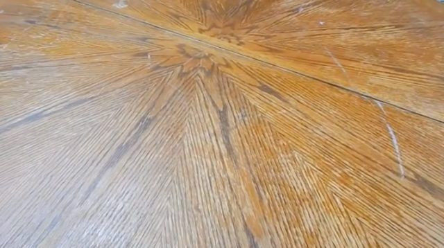 Ahşap masayı bozuk parayla öyle bir hale getirdi ki... Bayılacaksınız - Resim: 2