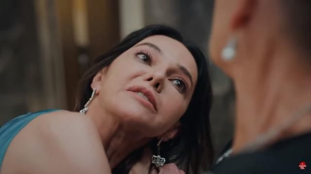 Bekaret korsesi çıktı tuvalet kaçamağı kötü bitti! Camdaki Kız Hayri tahminleri olay oldu - Resim: 4