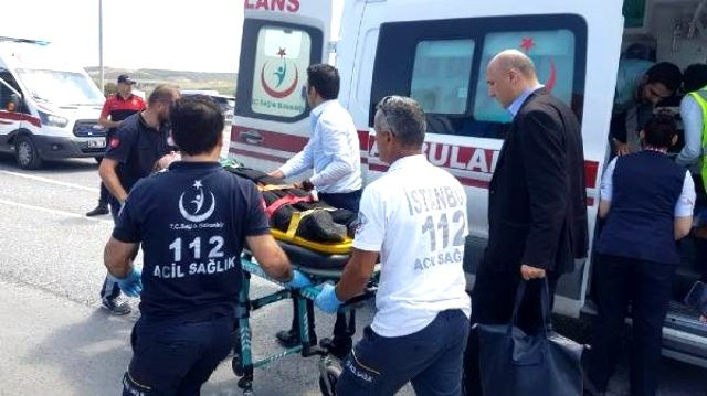 İstanbul'da servis midibüsü devrildi! Çok sayıda yaralı - Resim: 1