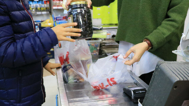 Çevre Bakanlığı açıkladı: Plastik poşetten 1 yılda 210 milyon lira kazandı - Resim: 0