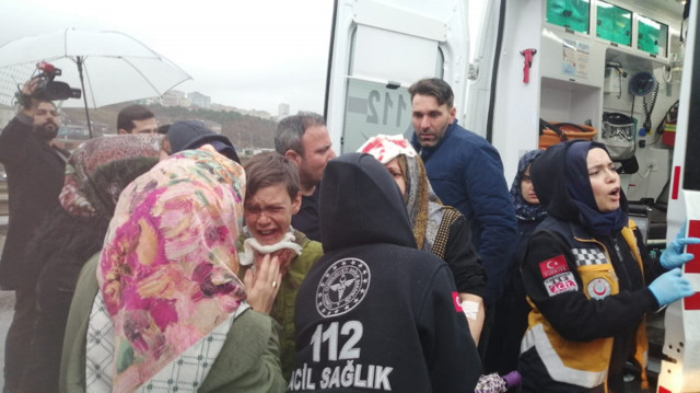 İstanbul Çekmeköy'de İETT otobüsü devrildi! Biri kişi öldü çok sayıda yaralı var - Resim: 2