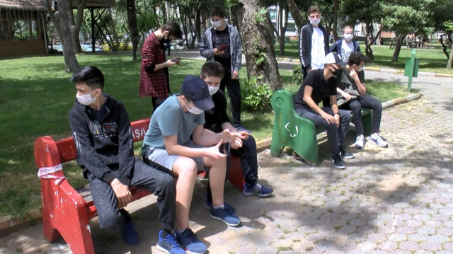 Bayrampaşa'da sokağa çıkan genç: Yürümeyi unutmuştuk - Resim: 1