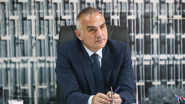 Mehmet Nuri Ersoy aslen nereli kaç yaşında eşi Pervin Ersoy kimdir mesleği - Resim: 1