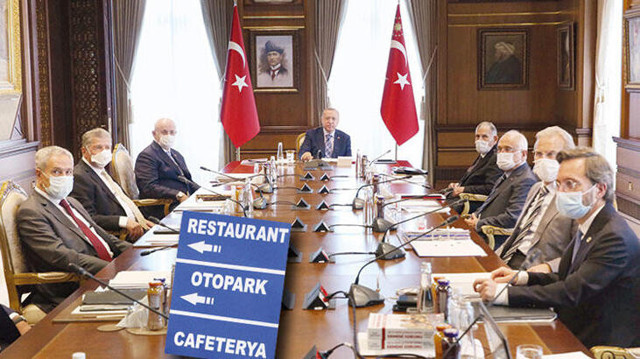 Otel, AVM, şirket ve hastane isimlerinde İngilizce tabelalar ayıklanacak - Resim: 0