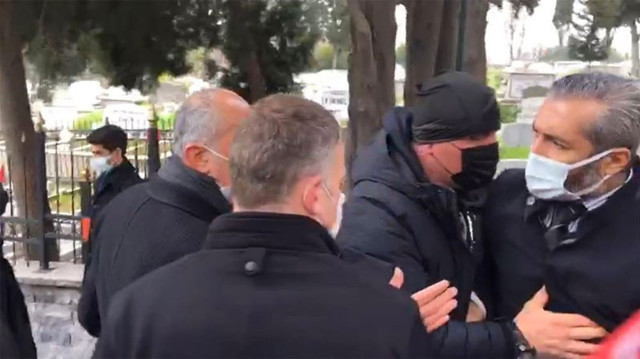 Edirnekapı Şehitliği'nde Ekrem İmamoğlu'na tepki burası Pervin Buldan ile ağaç diktiğin park değil - Resim: 0