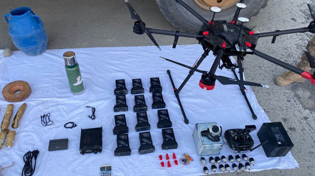 Kaçan teröristler itiraf etti TIR dolusu suikast silahı ve mühimmatlar ele geçirildi - Resim: 0