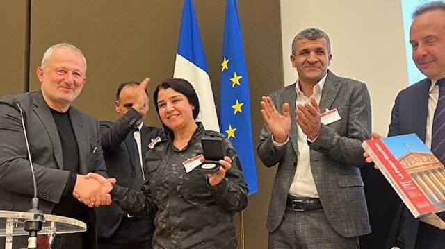 Fransa'dan Türkiye karşıtı skandal hamle! Terör örgütü PKK'nın sözde komutanlarına madalya verildi - Resim: 0