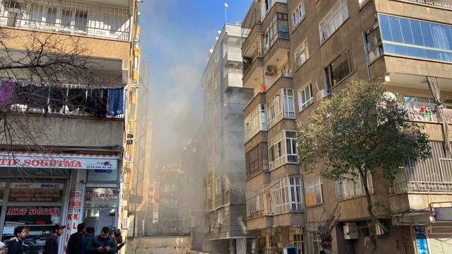 Şanlıurfa'da 7 katlı binada doğalgaz patlaması! 2 ölü 8 yaralı var - Resim: 0