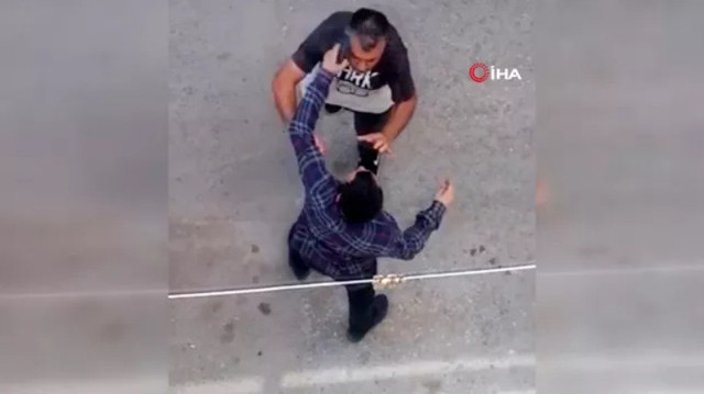 Mersin'de kan donduran olay! Sokak ortasında başından vurdu: Cinayet anı kamerada! - Resim: 3