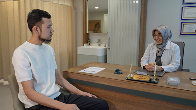 Kazakistanlı genç 1 milyonda 1 görülen hastalığı Türkiye'de yendi - Resim: 0