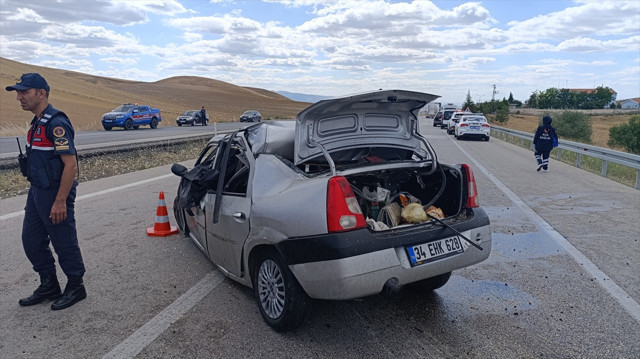 Yozgat'ta feci kaza! Otomobil ile kamyon çarpıştı, 3 kişi öldü - Resim: 1