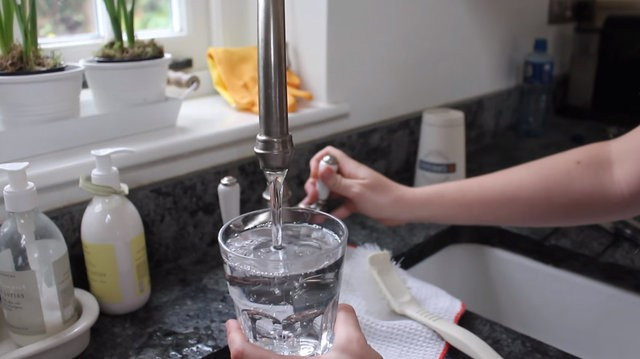 Klozete streç film gerdi ve öyle bir şey yaptı ki... - Resim: 2