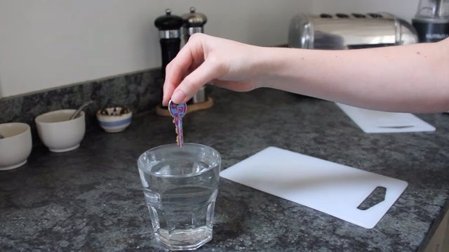 Klozete streç film gerdi ve öyle bir şey yaptı ki... - Resim: 3