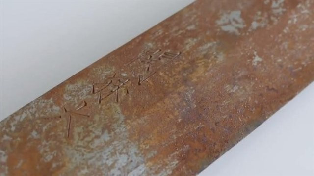 Bıçağın üzerine bulaşık deterjanı döktü bakın neler oldu - Resim: 2