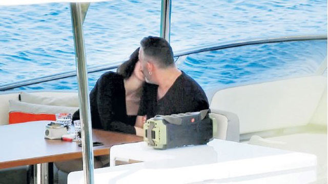 Defne Samyeli'den Cem Yılmaz itirafı! Olması gereken buymuş  - Resim: 1