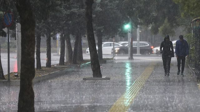 Marmara'da aralıklı sağanak bekleniyor - Resim: 1