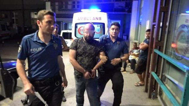 Escort sitesinde tanıştı! Gerçeği öğrenince parke taşıyla dövdü - Resim: 1