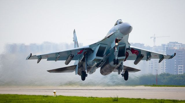SU-35'in antrenman uçuşu nefesleri kesti - Resim: 4