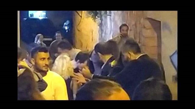 Nejat İşler alkolü fazla kaçırdı! Sevgilisiyle öpüşürken yakalandı! - Resim: 3