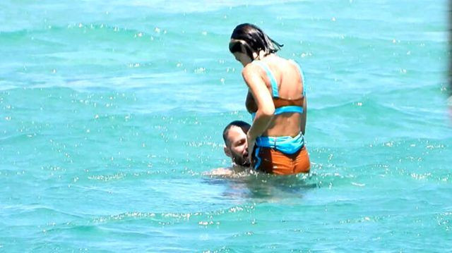 Survivor şampiyonu Avatar Atakan denizde aşka geldi! Birbirlerini öpmeye doyamadılar - Resim: 3