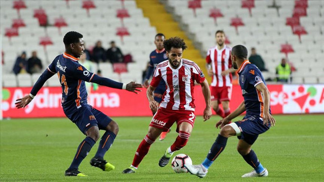 Medipol Başakşehir'in puan kayıpları devam ediyor - Resim: 0