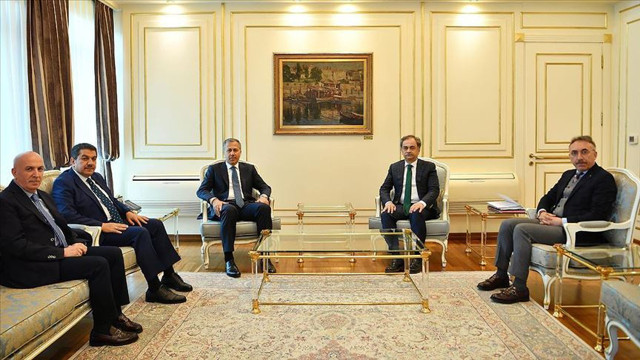 Vali Yerlikaya İBB binasına geldi - Resim: 1