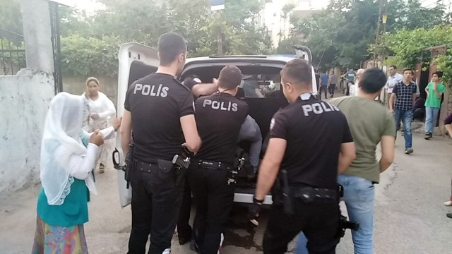 Adıyaman’da polislere makaslı saldırı - Resim: 0