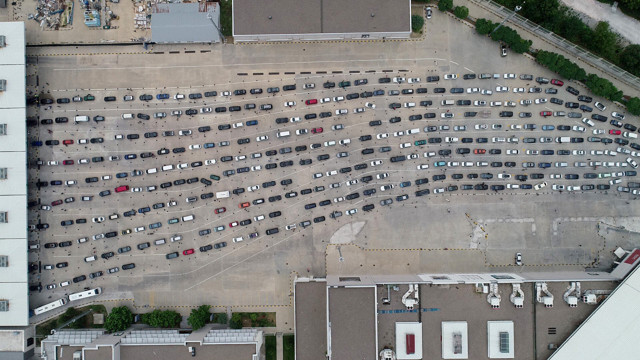 Yıllık izinlerini geçirmek için geliyorlar! Kapıkule' de yine kuyruk oluştu - Resim: 0
