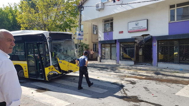 Sancaktepe'de İETT otobüsü faciası! 1 ölü 3 yaralı - Resim: 1