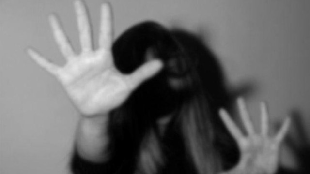 İzmit'te eski öğrencisine cinsel istismardan yargılanıyordu! Cezası belli oldu - Resim: 0