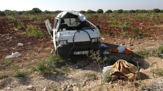 Gaziantep'te işçilerini taşıyan minibüs devrildi! Ölü ve yaralılar var - Resim: 2