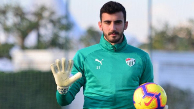 Bursaspor'un gözde kalecisi Muhammed Şengezer Levante’ye yakın - Resim: 0