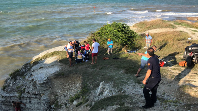 Düzce'de denize atlarken kayalıkların arasına düşen tatilci öldü - Resim: 0
