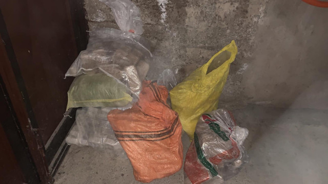 Van'da minibüs ve garajda 137 kilo eroin ele geçirildi - Resim: 0