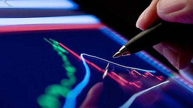 Ünlü ekonomist Doç. Dr. Ümit Akçay’dan uyarı! Henüz dip görülmedi - Resim: 0