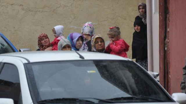 Bursa'da çocuklarını odaya kapatıp eşini öldüren kocaya müebbet hapis - Resim: 0