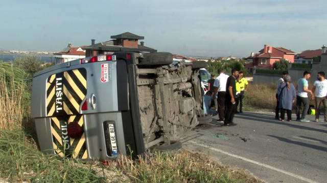 Beylikdüzü'nde okul servisi takla attı! Yaralı öğrenciler var - Resim: 1