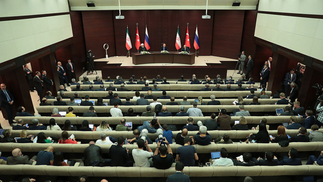 Ankara'da önemli zirve Erdoğan Putin Ruhani üçlü zirvesi yapıldı - Resim: 0