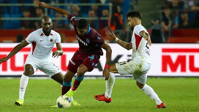 Trabzonspor'da Ivanildo Fernandes 2 ila 4 hafta sahalardan uzak kalacak - Resim: 0