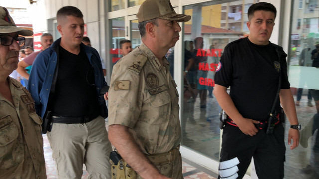 Askeri araç 150 metrelik uçuruma yuvarlandı: 2 şehit 5  yaralı var - Resim: 2