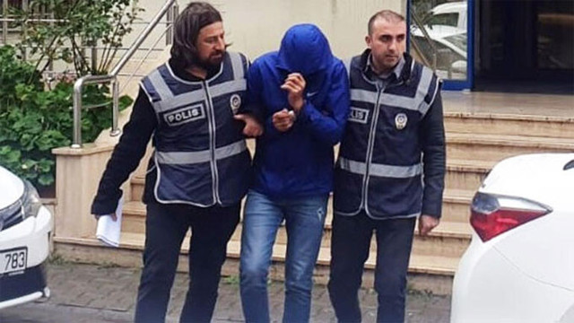 Soyunan müşterilerini gizlice kaydetmiş! - Resim: 0