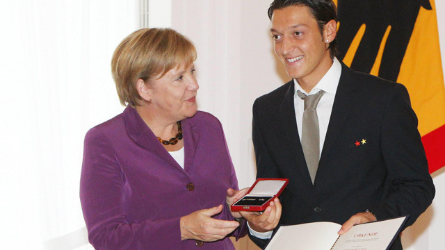 Mesut Özil'den Merkel itirafı: Erdoğan'la fotoğraf çektiririm kimse karışamaz - Resim: 1