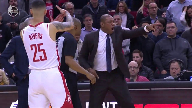 NBA'de Austin Rivers babası için teknik faul istedi oyundan attırdı - Resim: 0