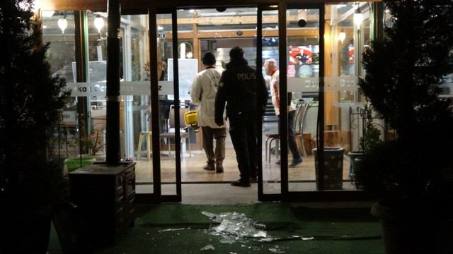 Cinnet geçiren lokanta çalışanı ortalığı kana buladı! Ölü ve yaralılar var - Resim: 0