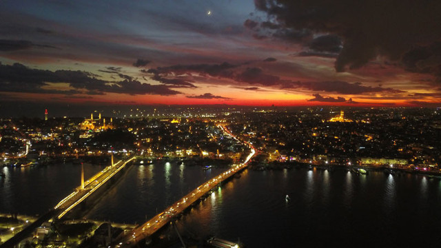 İstanbul'da eşsiz gün batımı manzarası havadan görüntülendi - Resim: 1