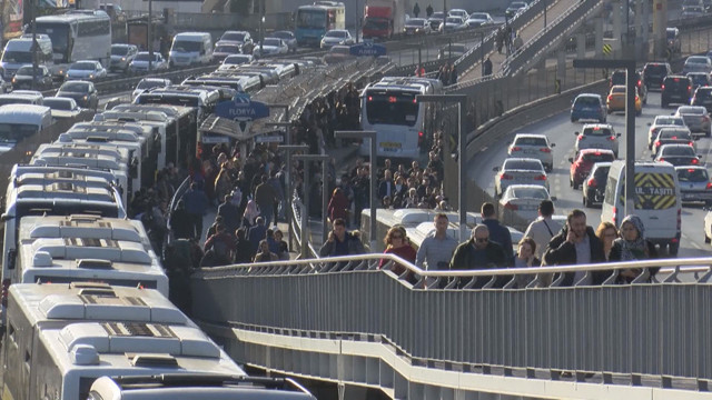 İstanbul'da metro seferlerinde aksama - Resim: 0
