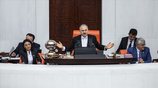 TBMM Başkanvekili Levent Gök Meclis'te rekor kırdı Ak Parti'den tebrik geldi - Resim: 0